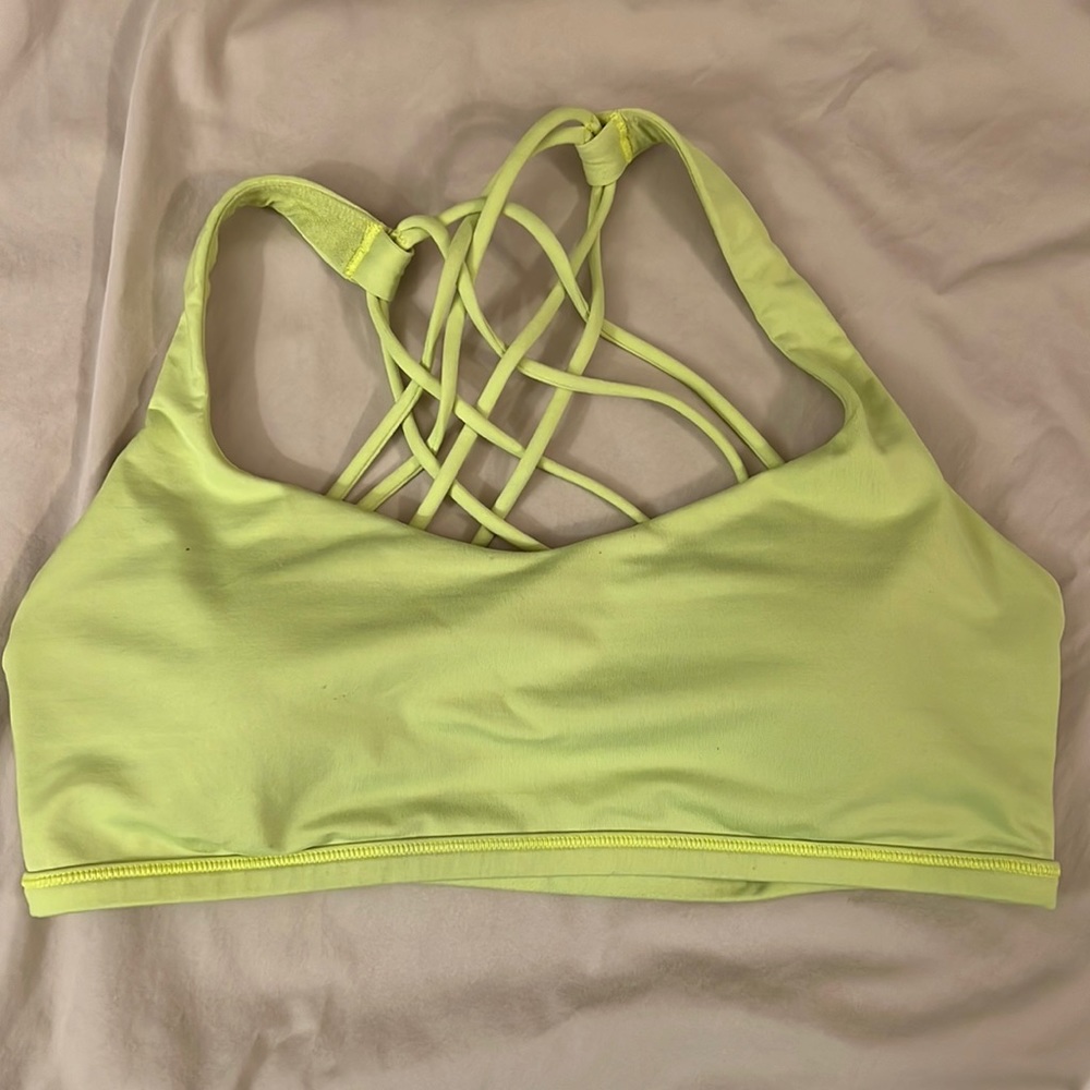 Lululemon Free to be bra